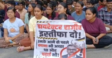 <div>Education Ministry forms three-member panel to probe IIIT-Ranchi student’s death</div>