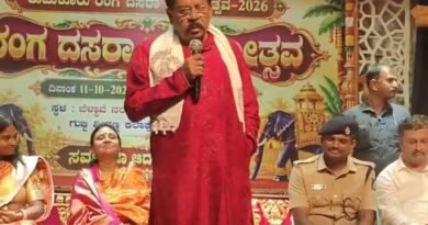 Karnataka DyCM G.Parameshwara showcases singing talent at Tumakuru Ranga Dasara