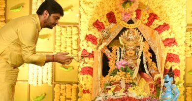 Navaratri Festivities: Avadhoota Vinay Guruji Performs Special Devi Puja